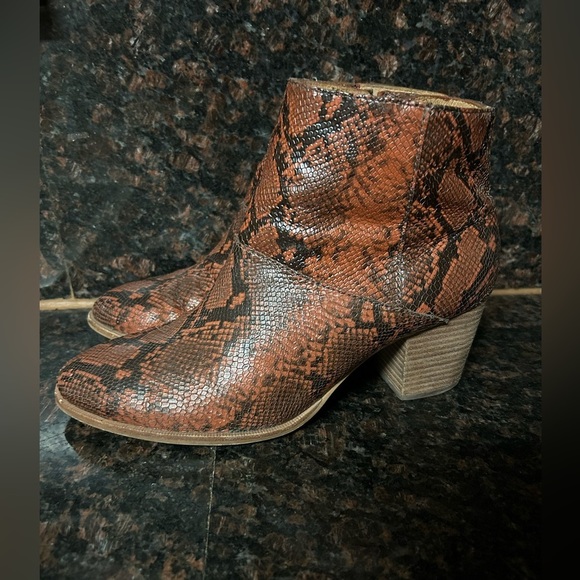 MADEWELL The Rosie Ankle Boot in Snake Embossed Leather 9.5 - Picture 8 of 17